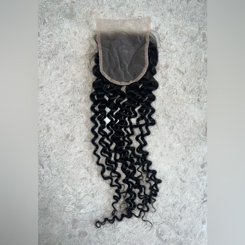 STEAMED DEEP CURL 4x4 TRANSPARENT LACE CLOSURE - Picture 2 of 2